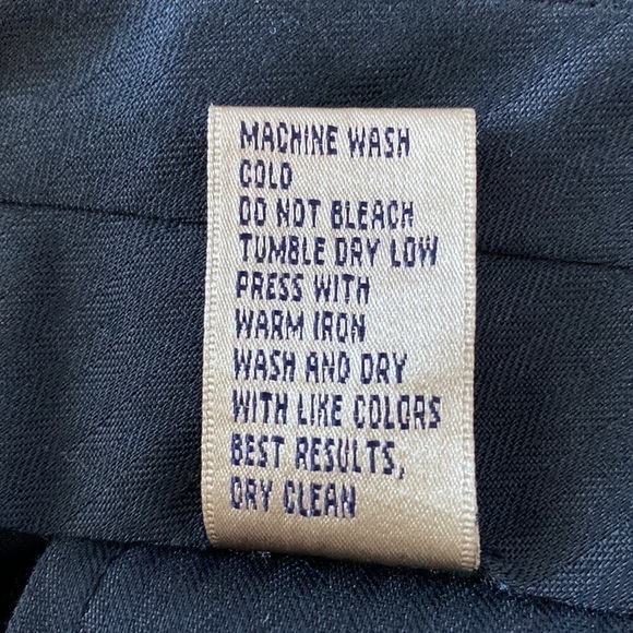 Allan Flusser black pleated and cuffed pants. 36/32
Ch - Picture 6 of 11